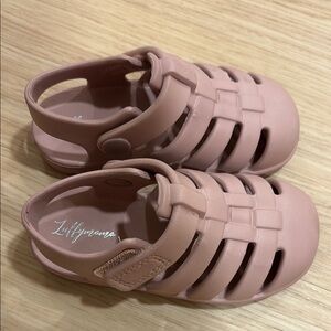 Toddler splash shoes